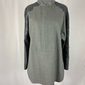 AKRIS Size Medium Gray Tunic with Lace Sleeves
